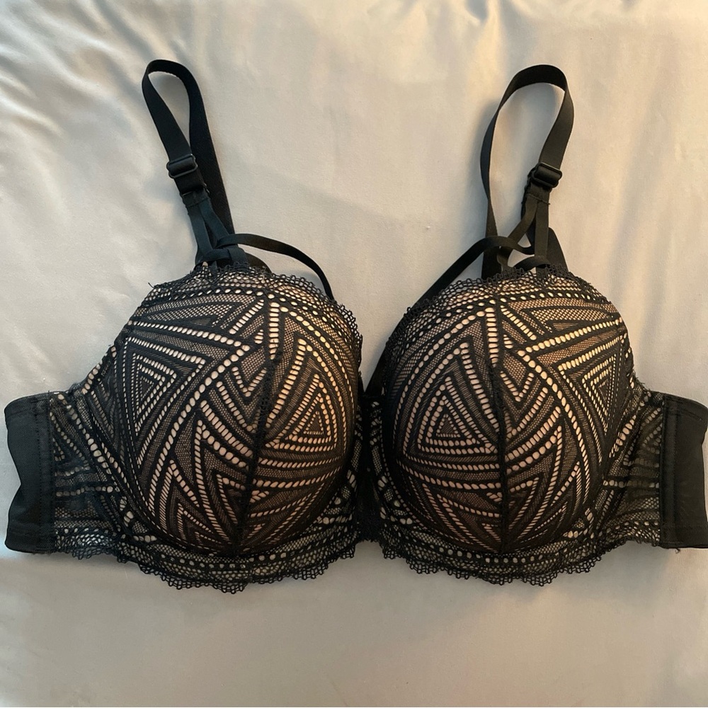 Adore Me Black Geometric Underwire Bra 42C